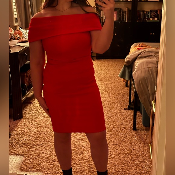 🔥 Bright Red Off Shoulder Bodycon Dress size 4 🔥 - Picture 1 of 5
